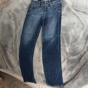 Buckle Women's Straight Leg Blue Jeans